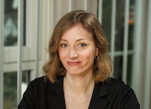 Dr. Anna Bauer